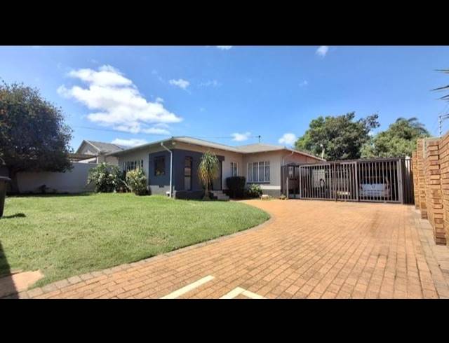 3 BEDROOM HOUSE FOR SALE IN SYMHURST